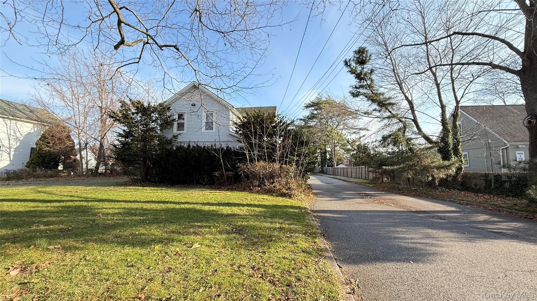 982 Roanoke Avenue thumbnail 4