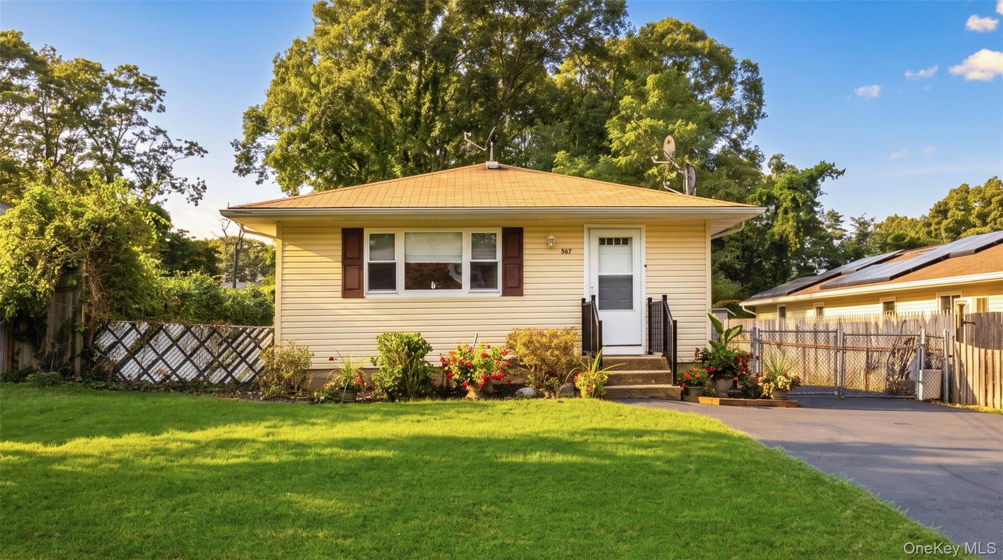 567 Boxwood Drive, Shirley