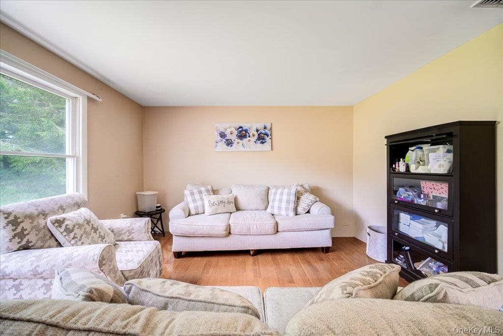 46 Harmony Hill Road thumbnail 5