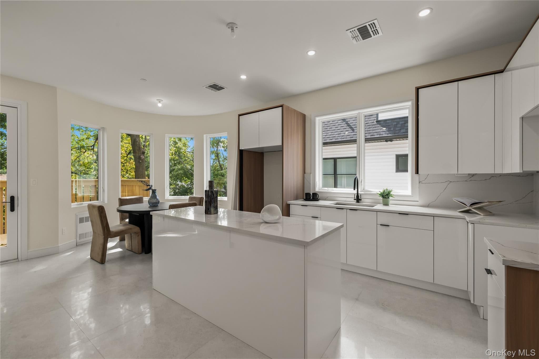 30 E Castle Avenue Unit: #101 thumbnail 19