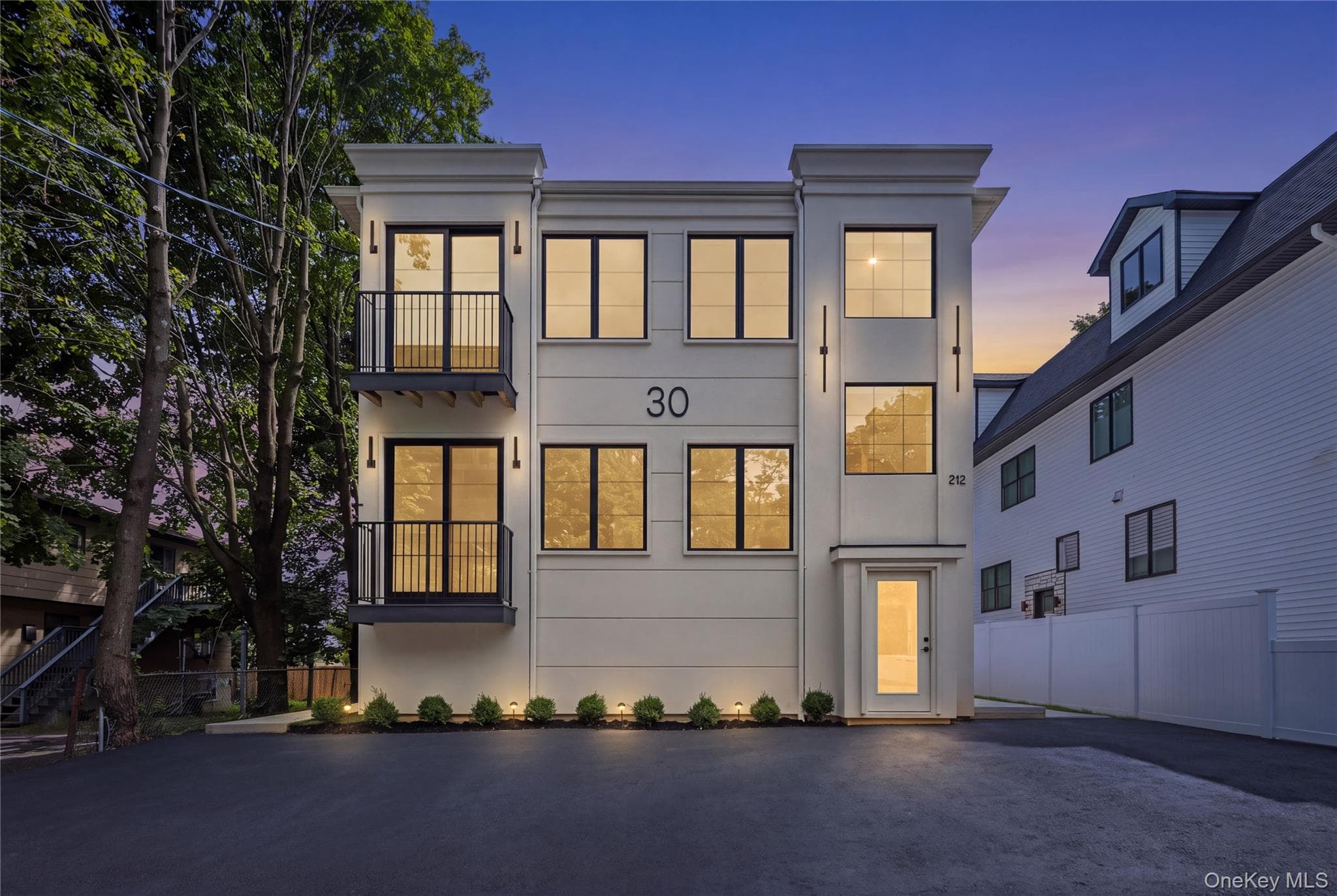 30 E Castle Avenue Unit: #101 photo 1