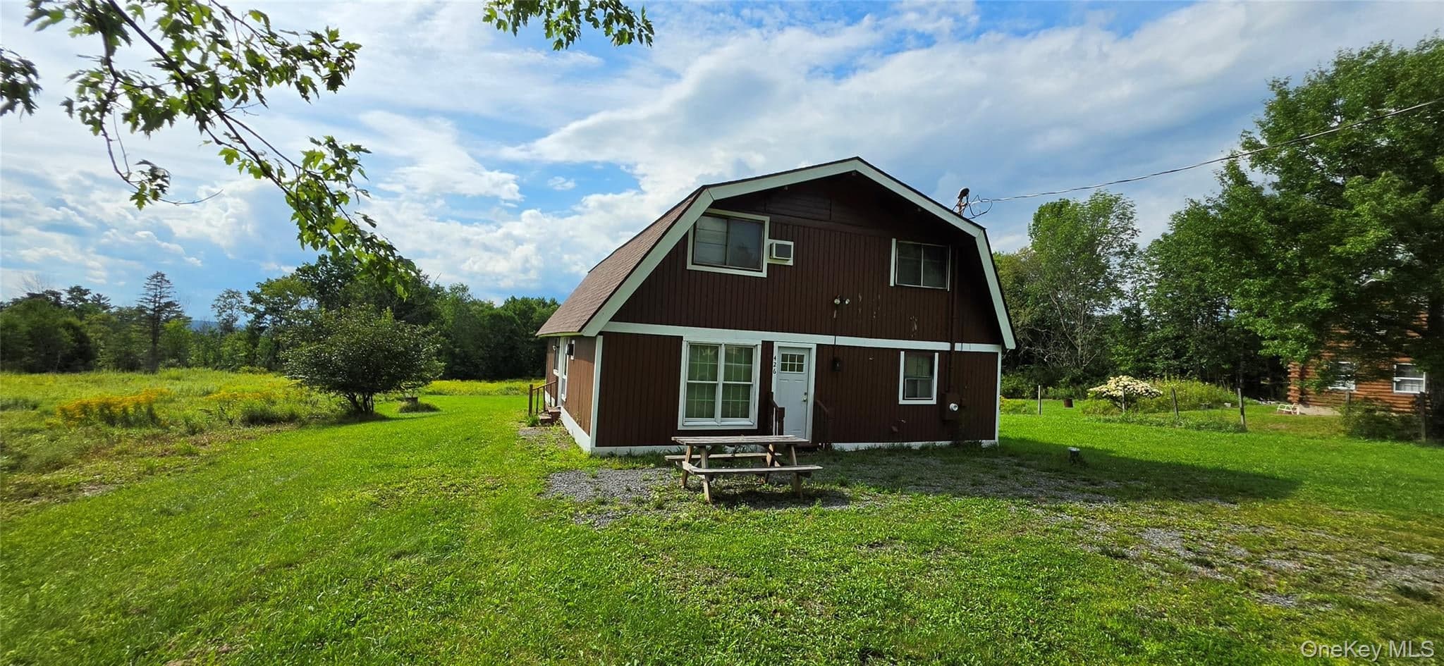 426 Gables Road photo 1