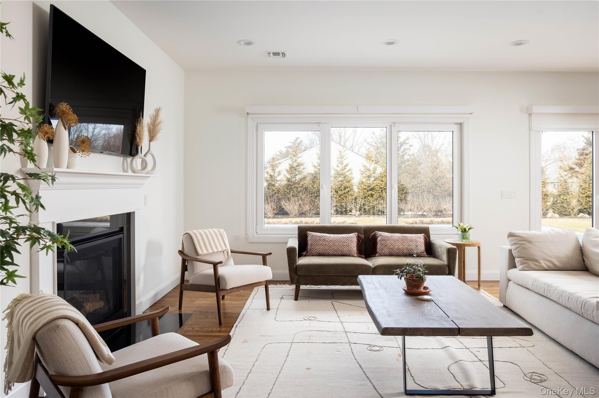 660 Sutton Place thumbnail 8