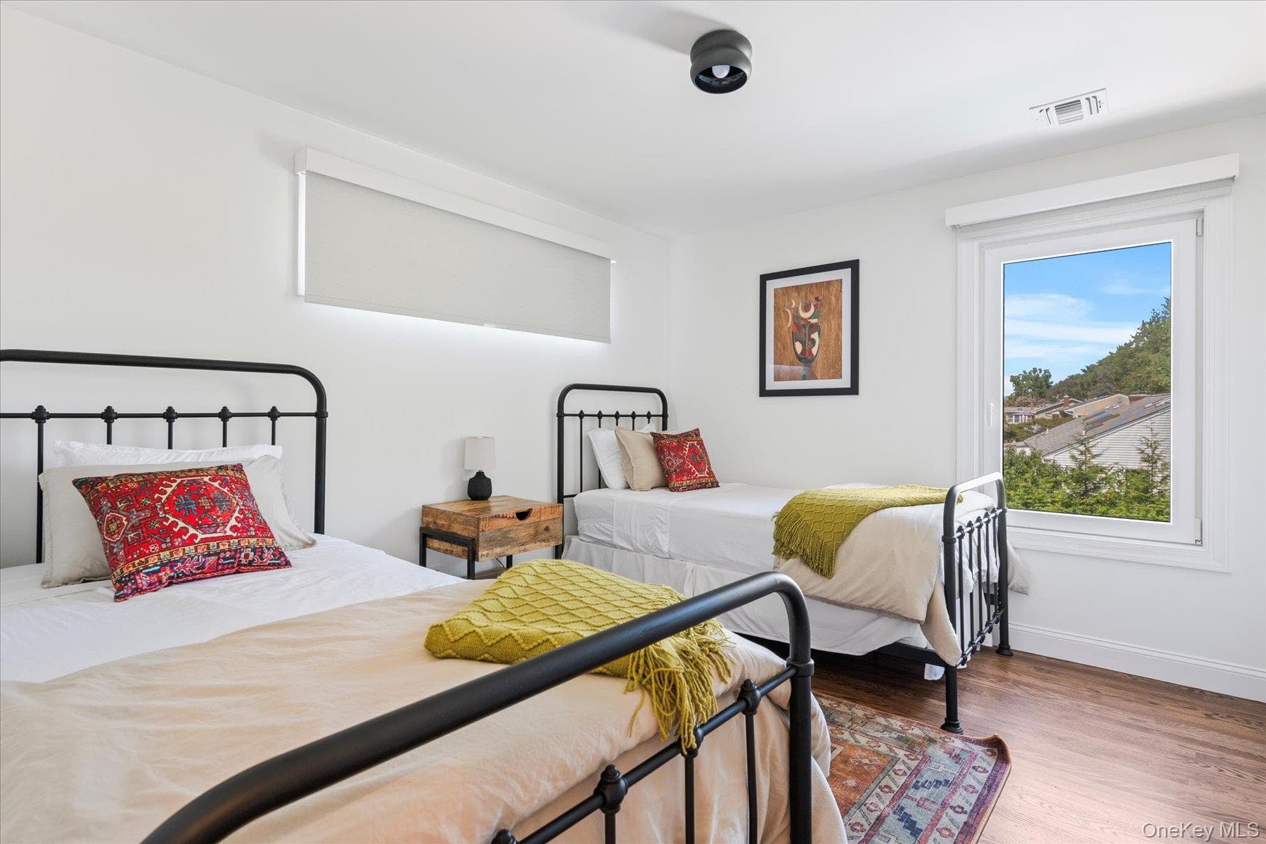 660 Sutton Place thumbnail 18
