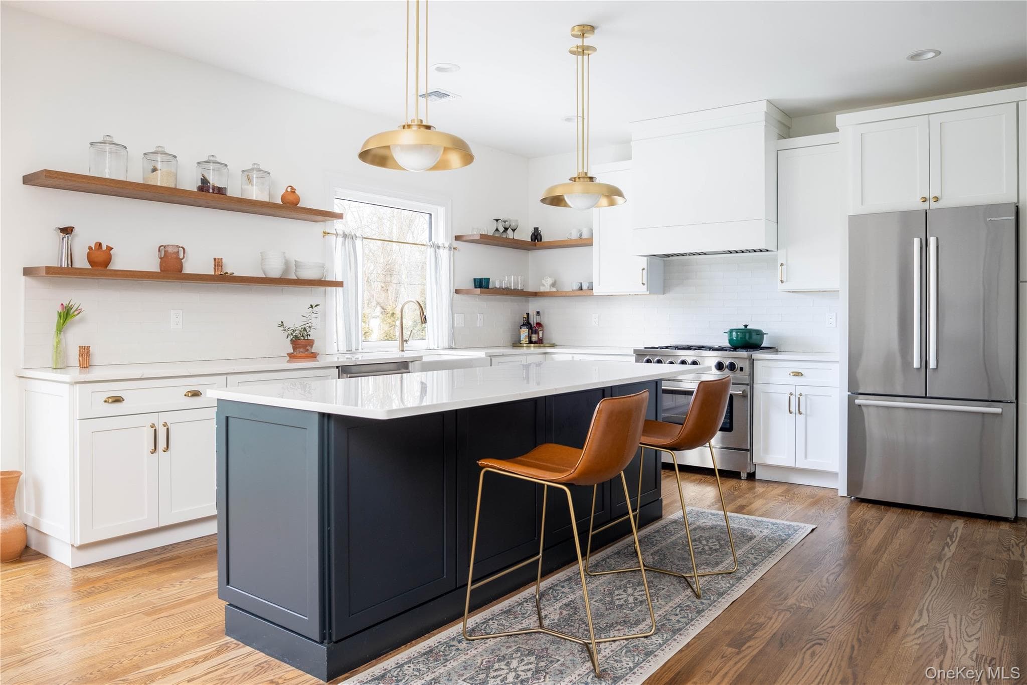 660 Sutton Place thumbnail 9
