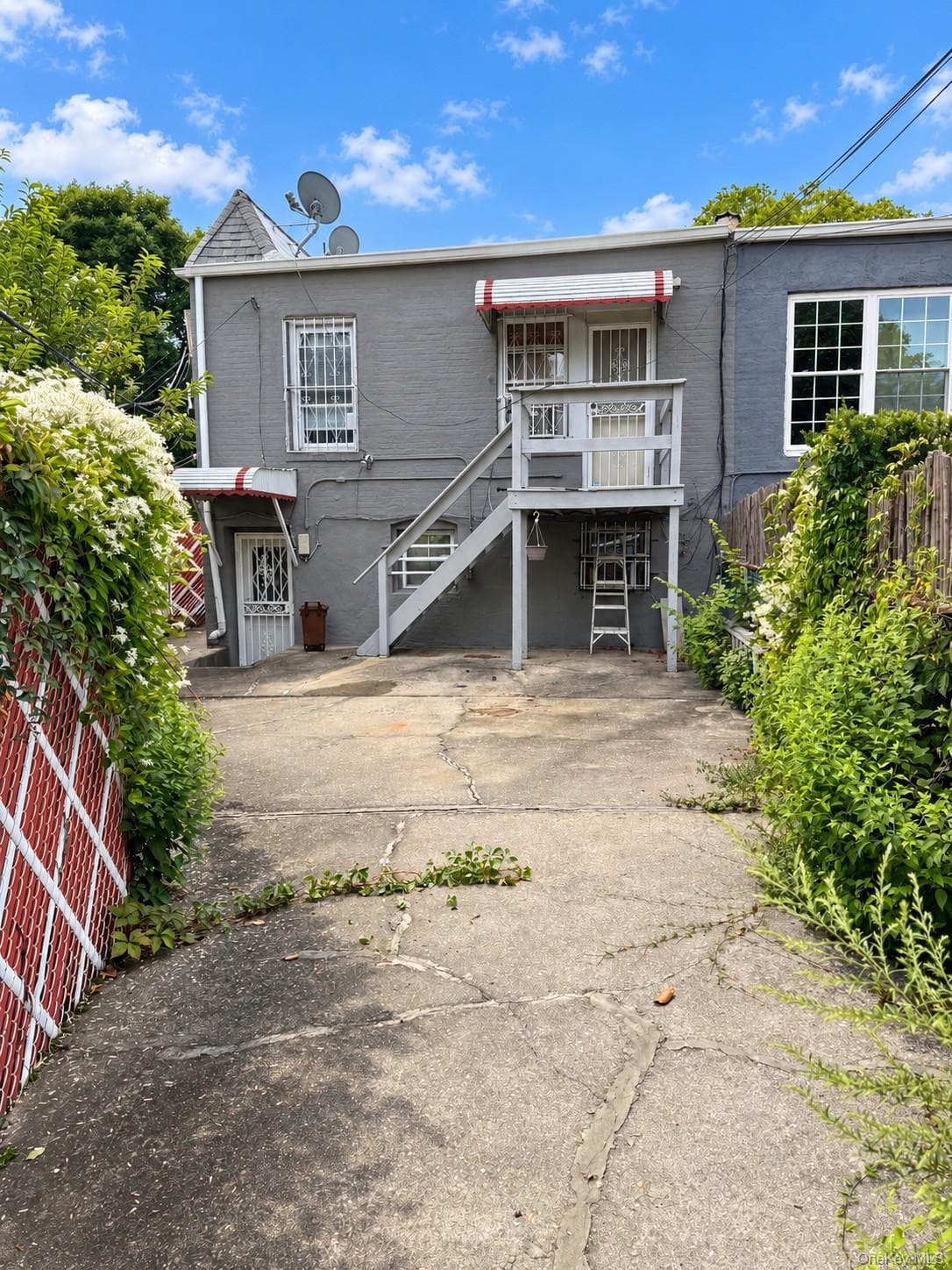 191 Mcdonald Avenue thumbnail 3