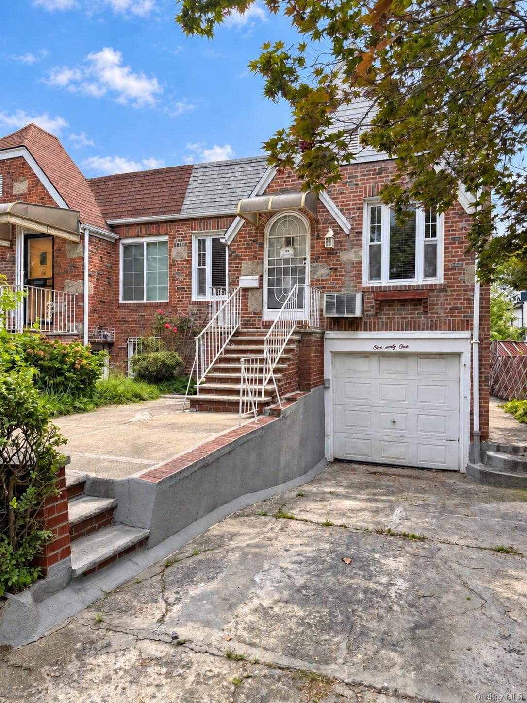 191 Mcdonald Avenue thumbnail 2