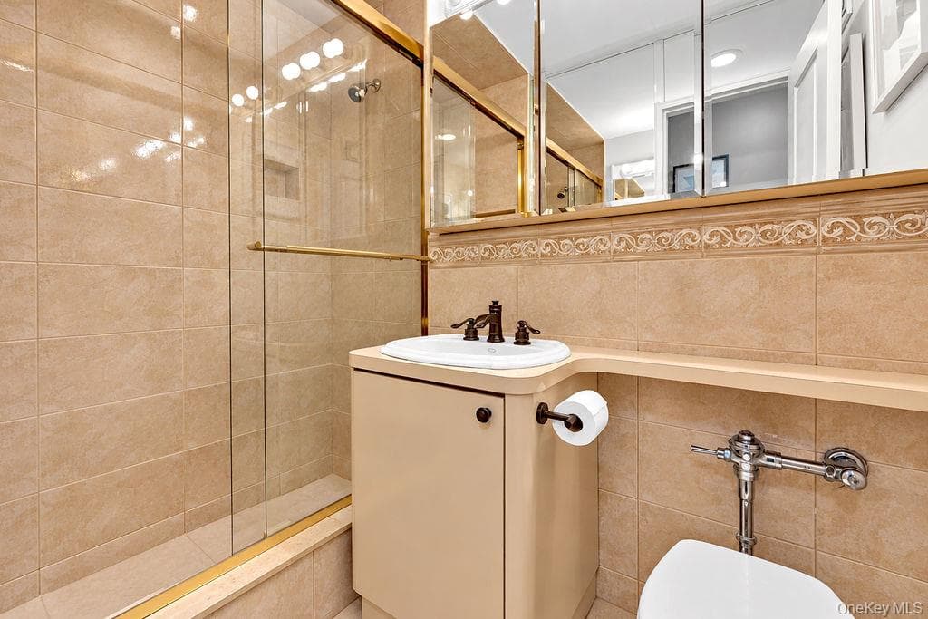 151-35 84th Street Unit: 5G thumbnail 9