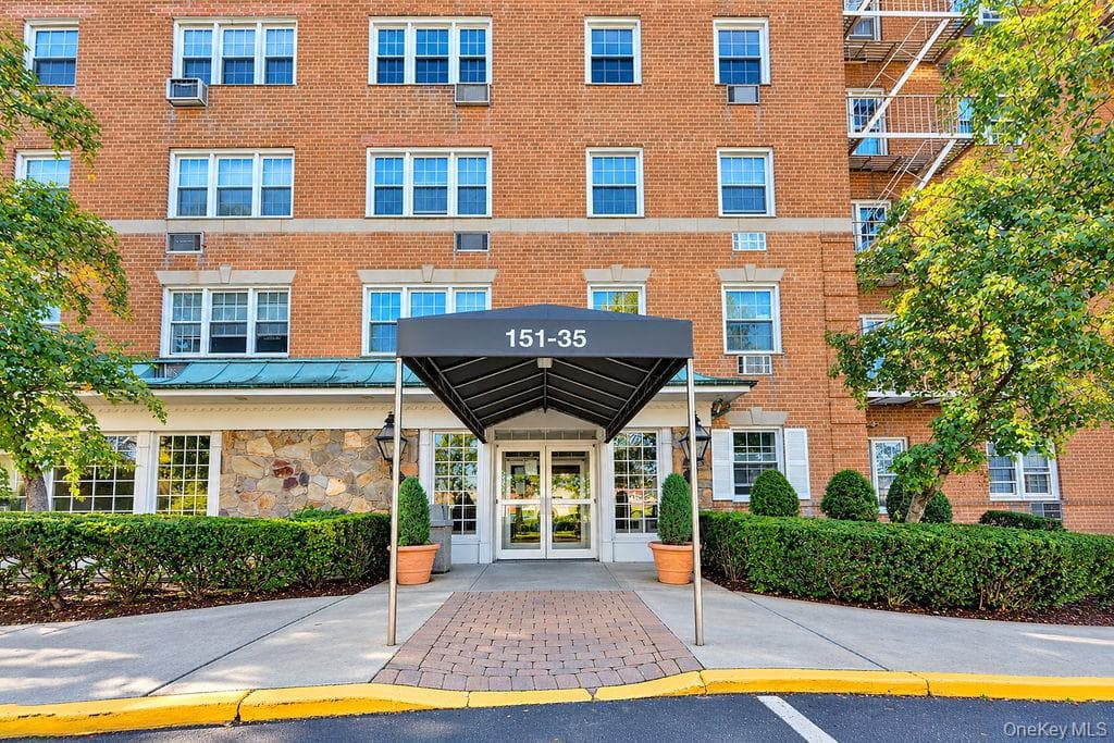 151-35 84th Street Unit: 5G, Howard Beach