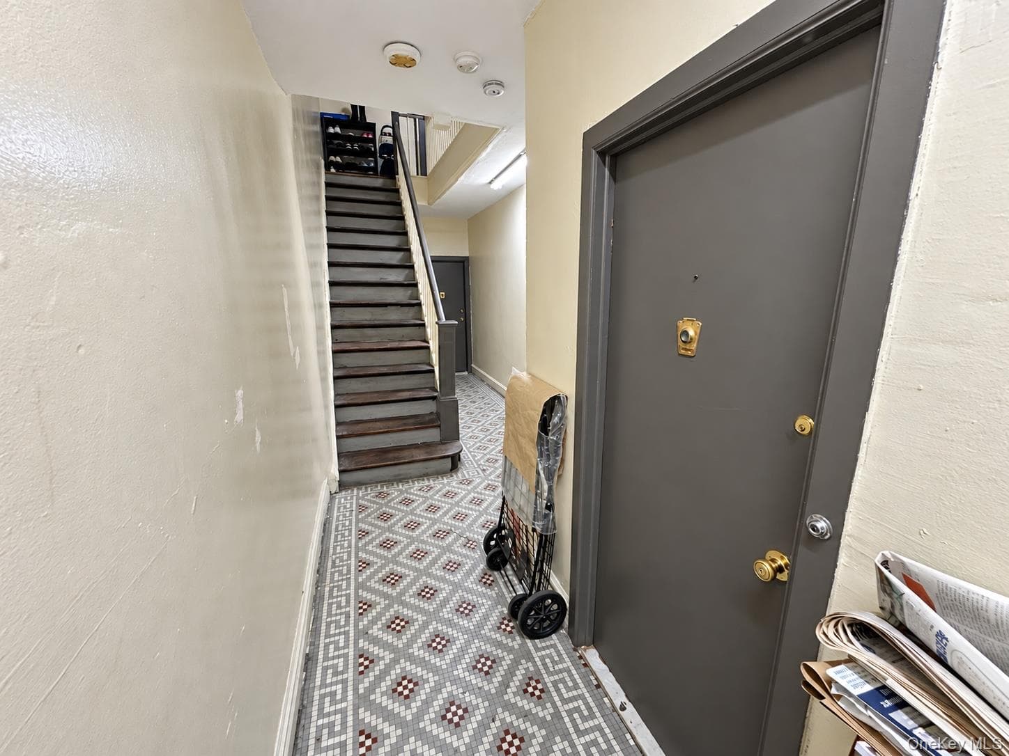 2137 E 14th Street thumbnail 5