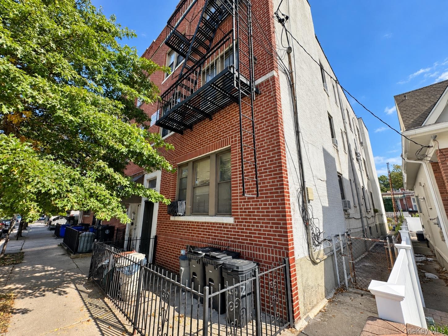 2137 E 14th Street thumbnail 3
