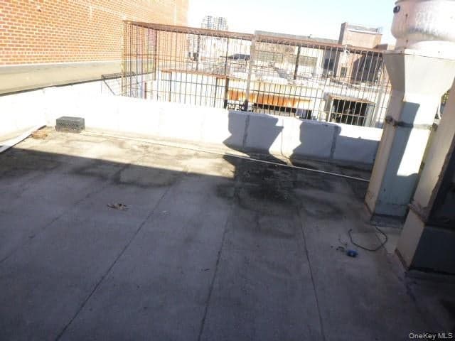 8-07 38th Avenue thumbnail 27