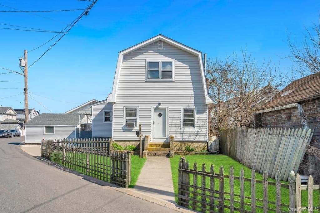 64 West Avenue photo 1