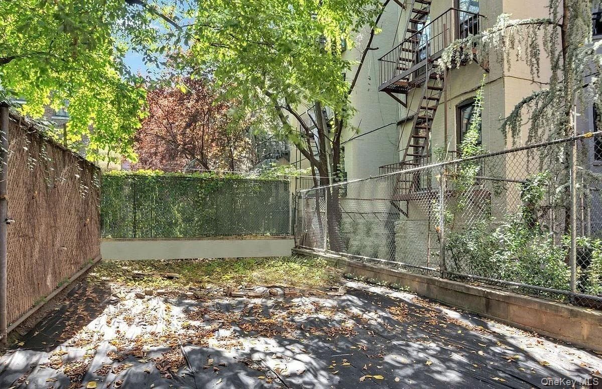 368 W 118th Street thumbnail 10
