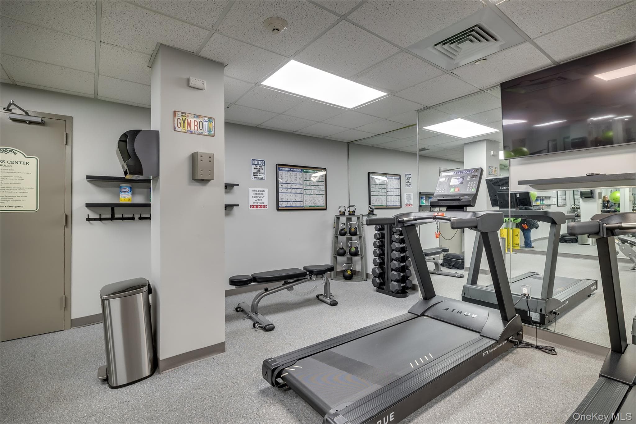 185 W Park Avenue Unit: 406 thumbnail 8