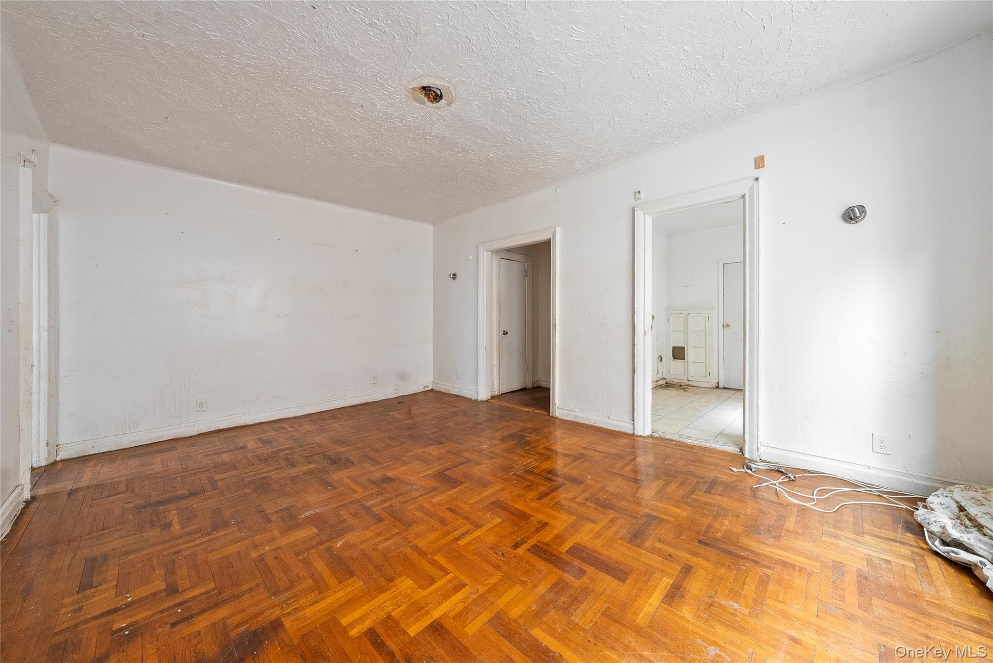 1715 Nelson Avenue Ave Unit: 4H thumbnail 3