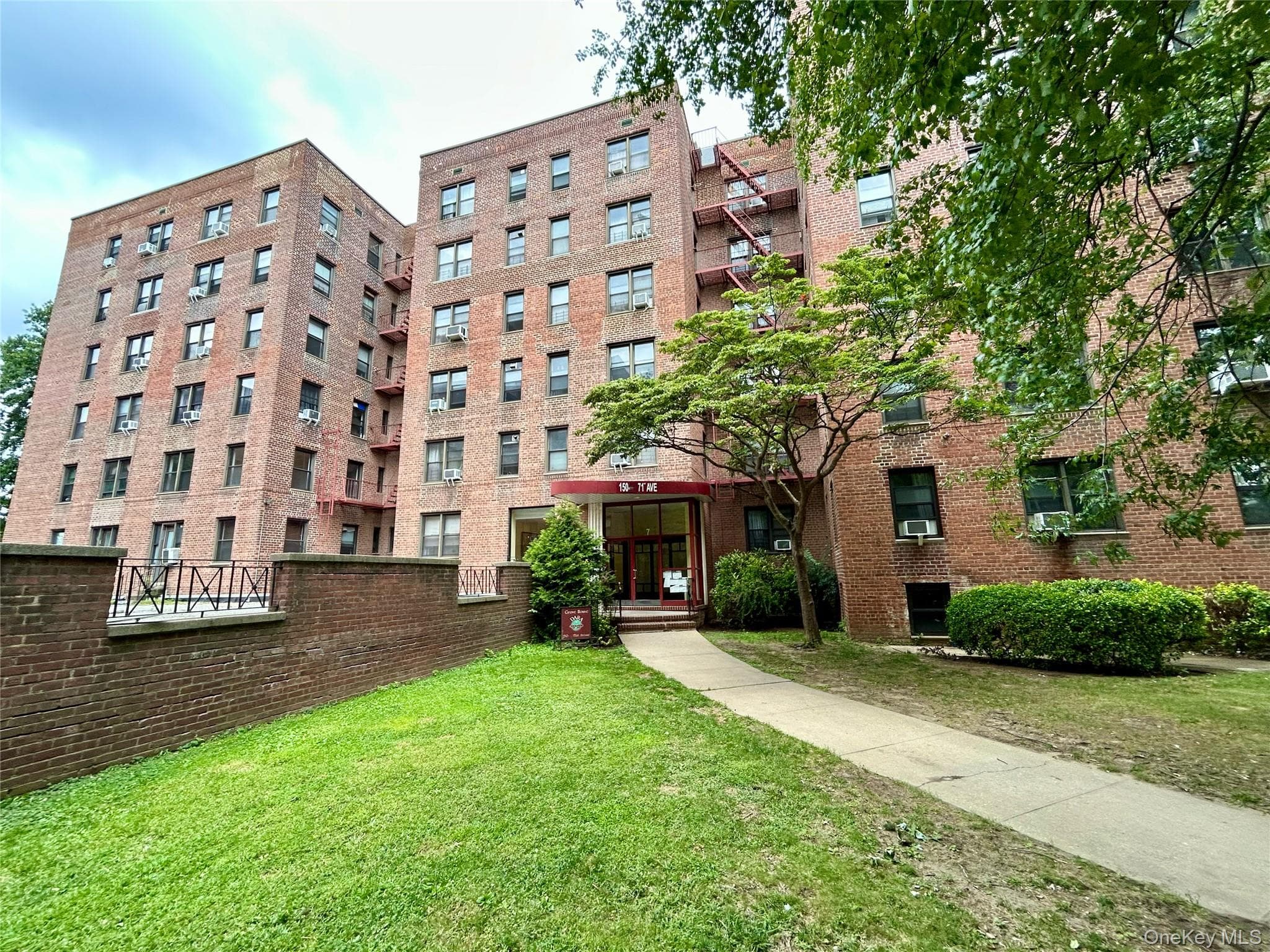 15020 71st Avenue Unit: 6J, Kew Garden Hills