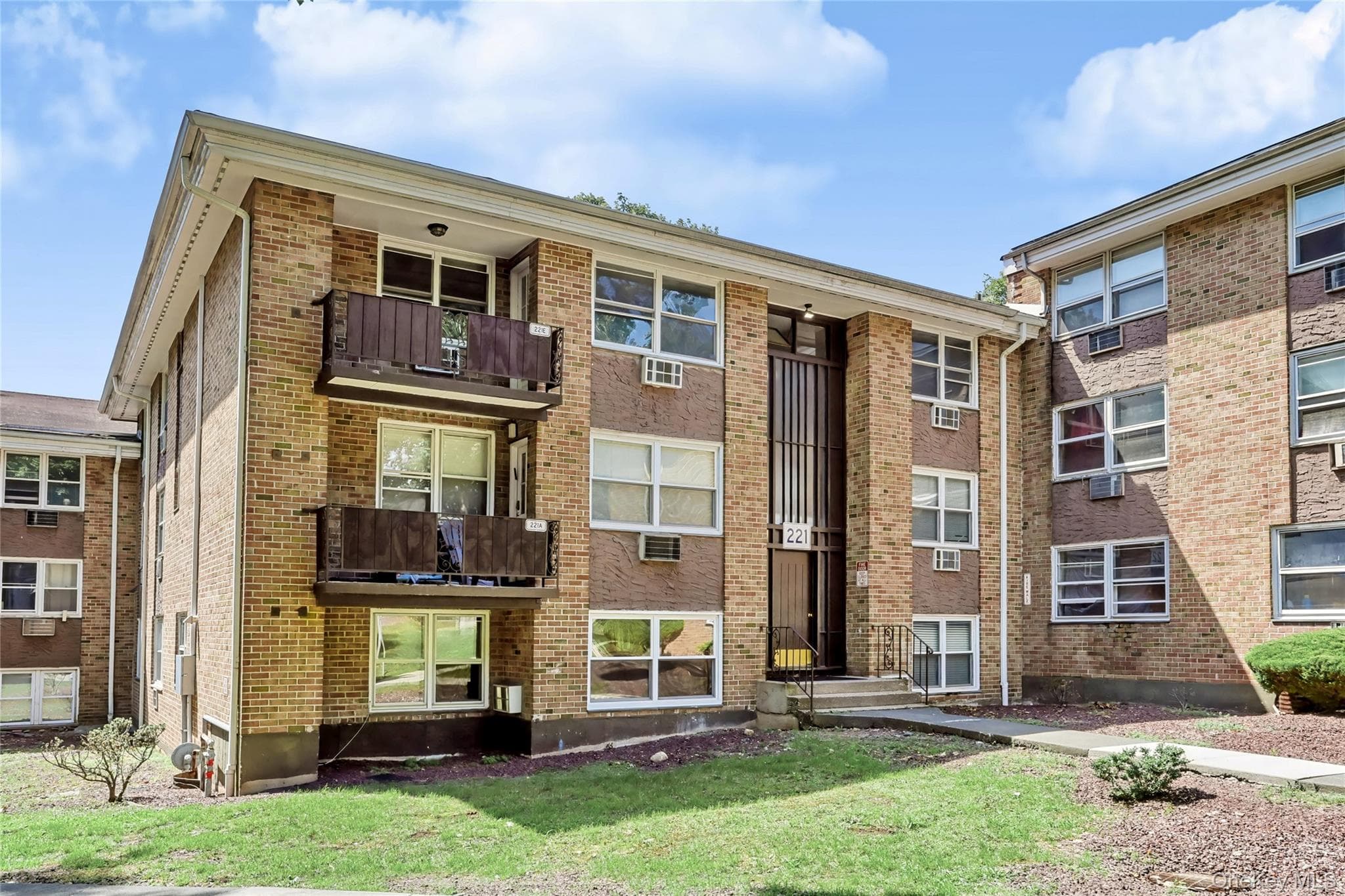 221 Kearsing Parkway Unit: E thumbnail 2