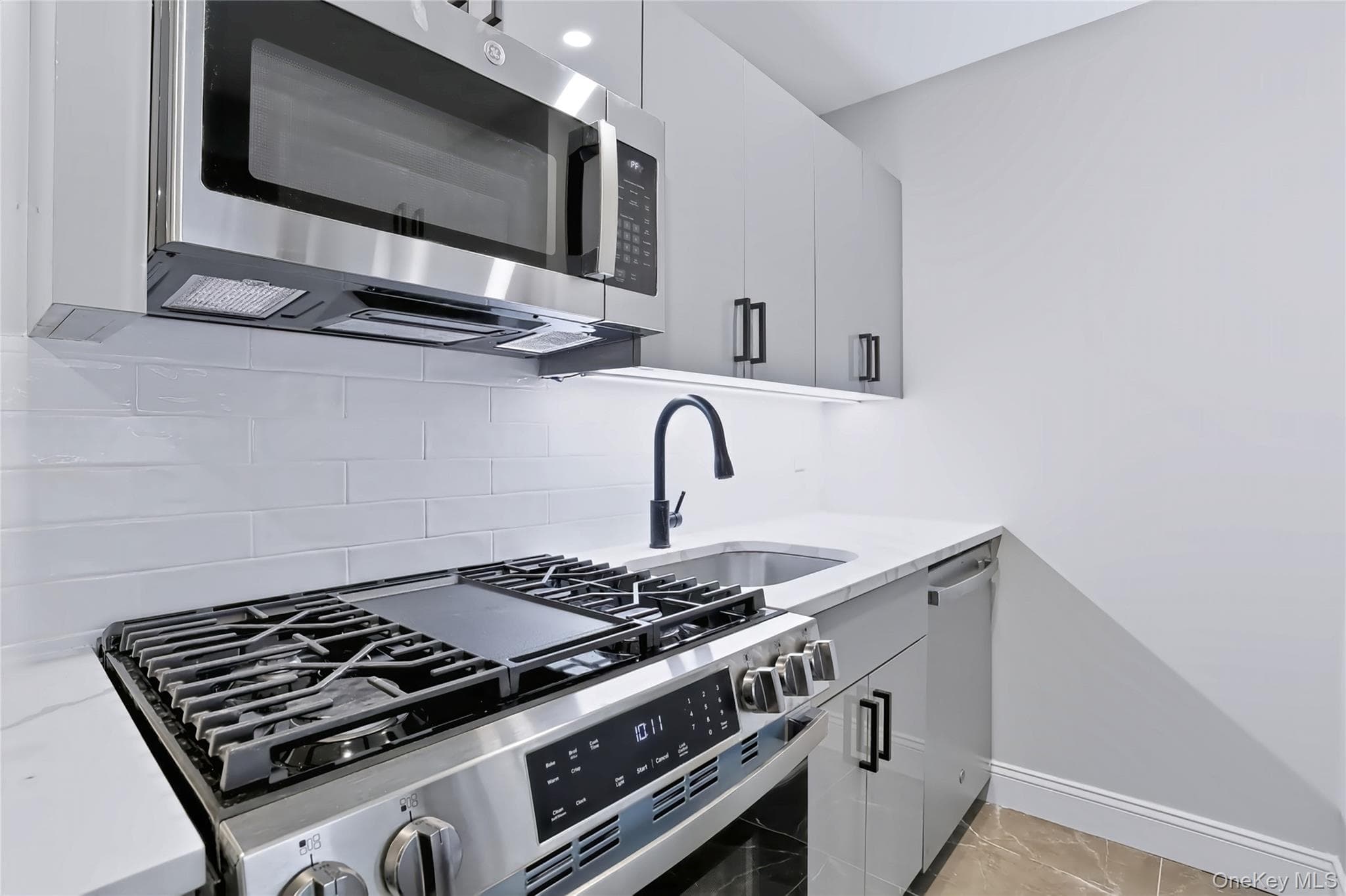 221 Kearsing Parkway Unit: E thumbnail 8