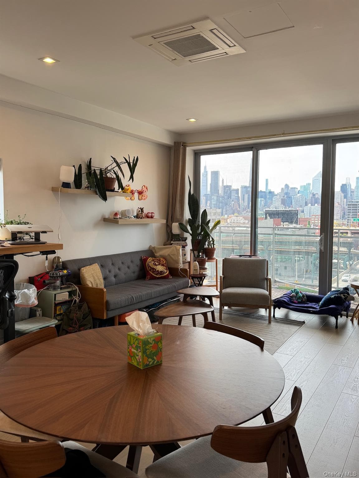 4244 Crescent Street Unit: 6B thumbnail 8