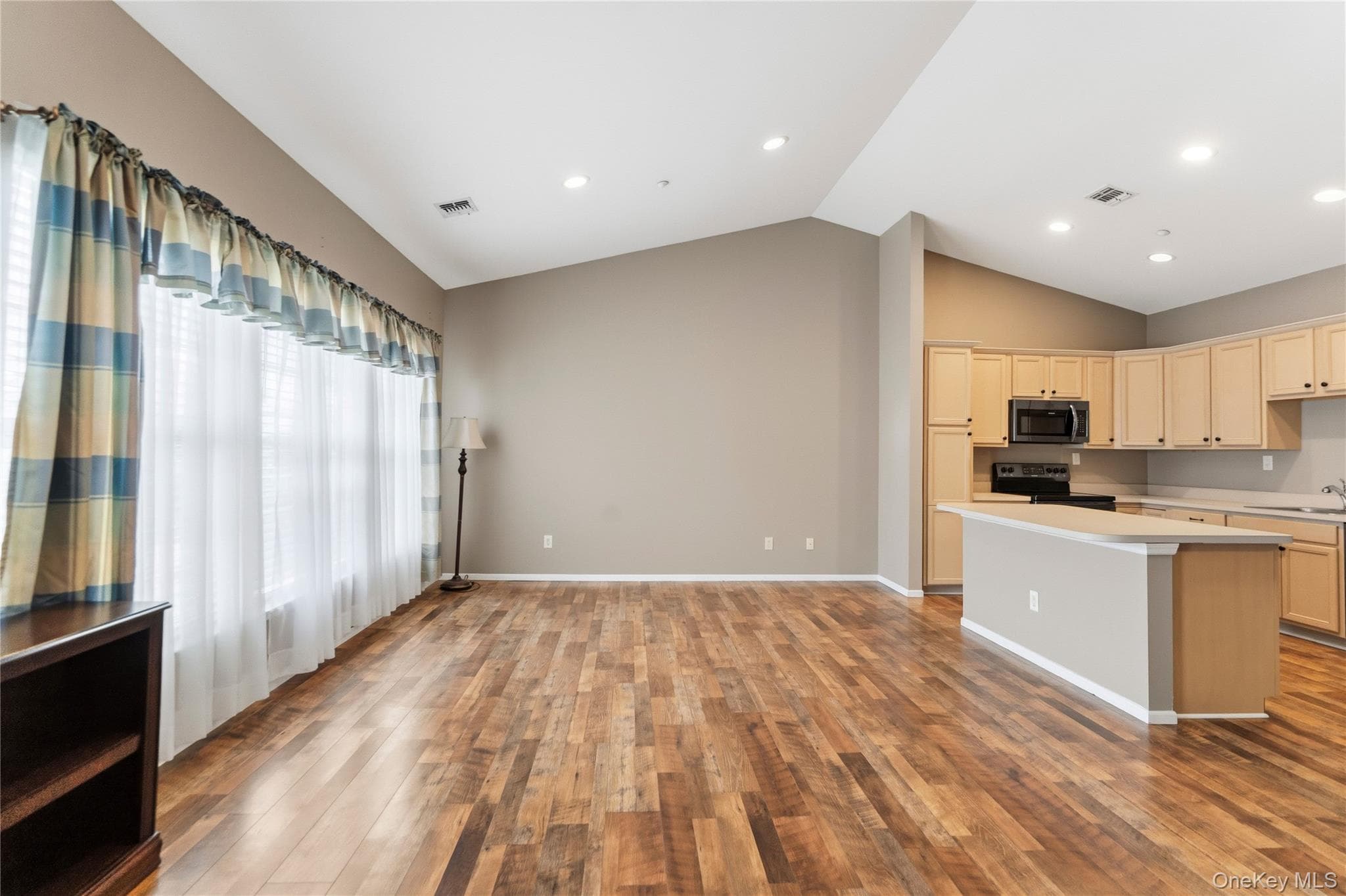 406 Narragansett Villas Drive thumbnail 5