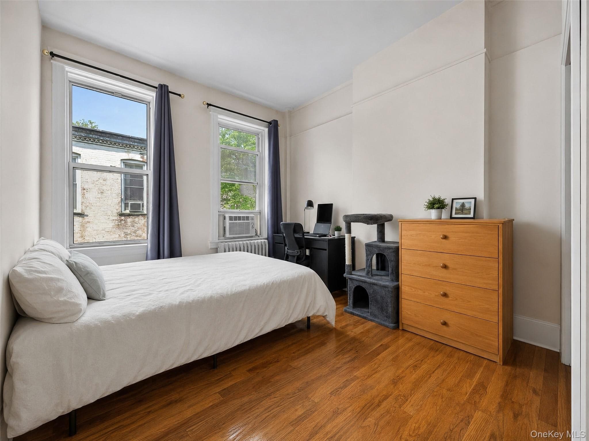60-11 Myrtle Avenue thumbnail 7