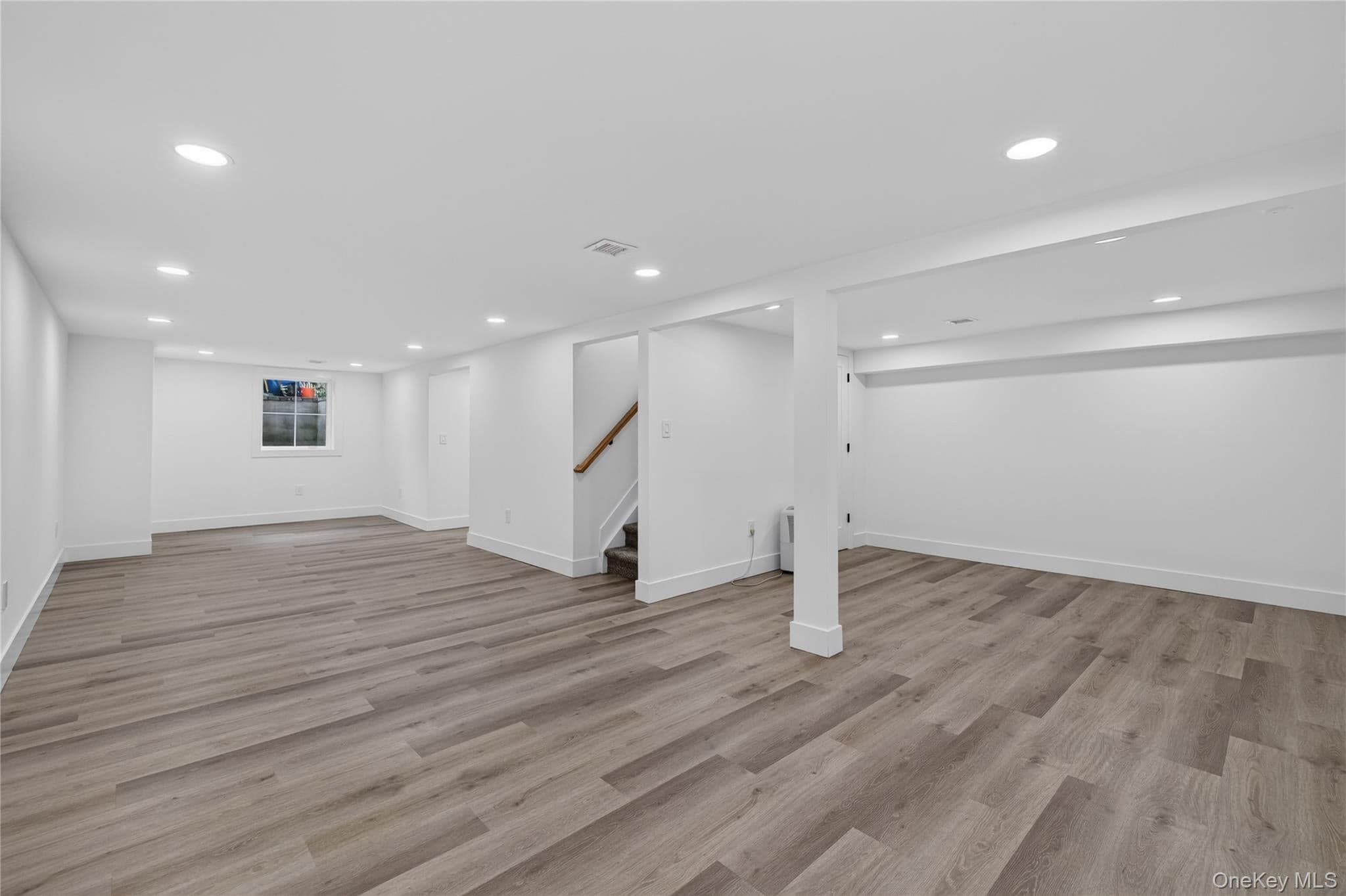 238 N Oak Street thumbnail 18