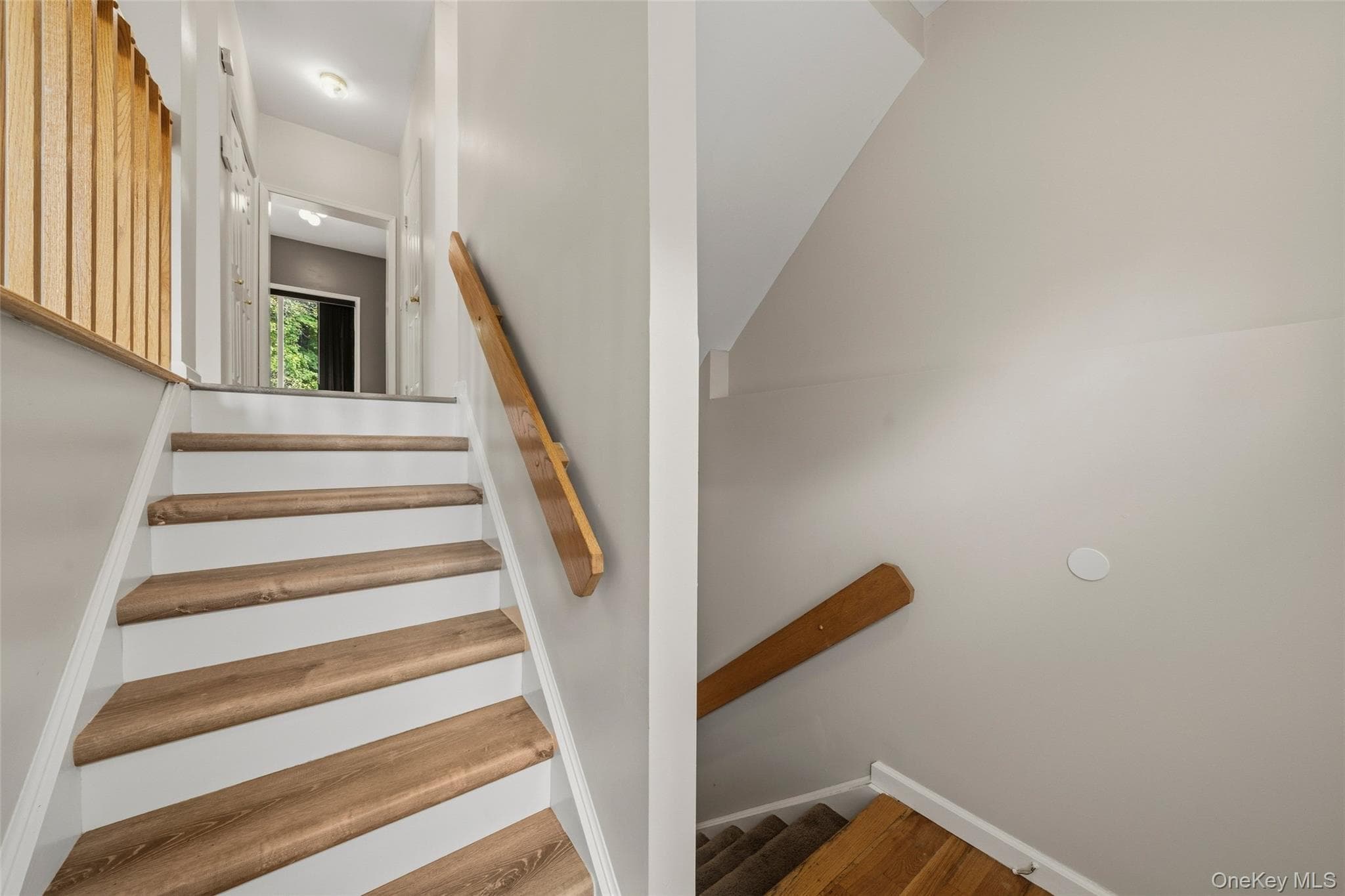 60 Rockridge Drive thumbnail 9