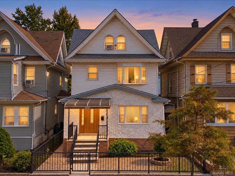 93-13 107th Street, Richmond Hill