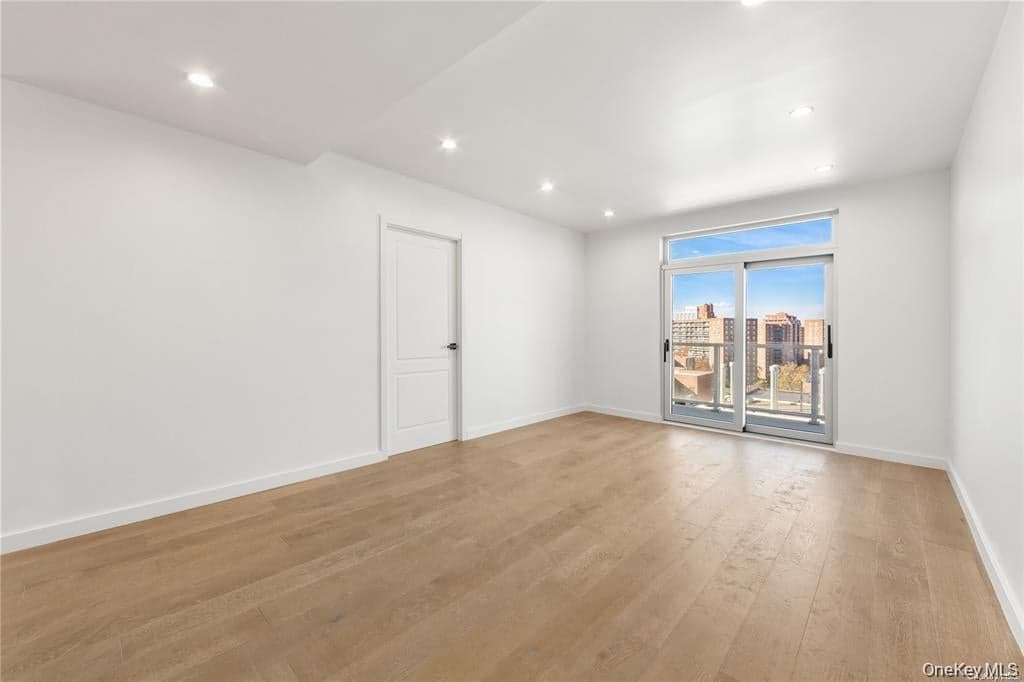 9729 64th Road Unit: 7E photo 1