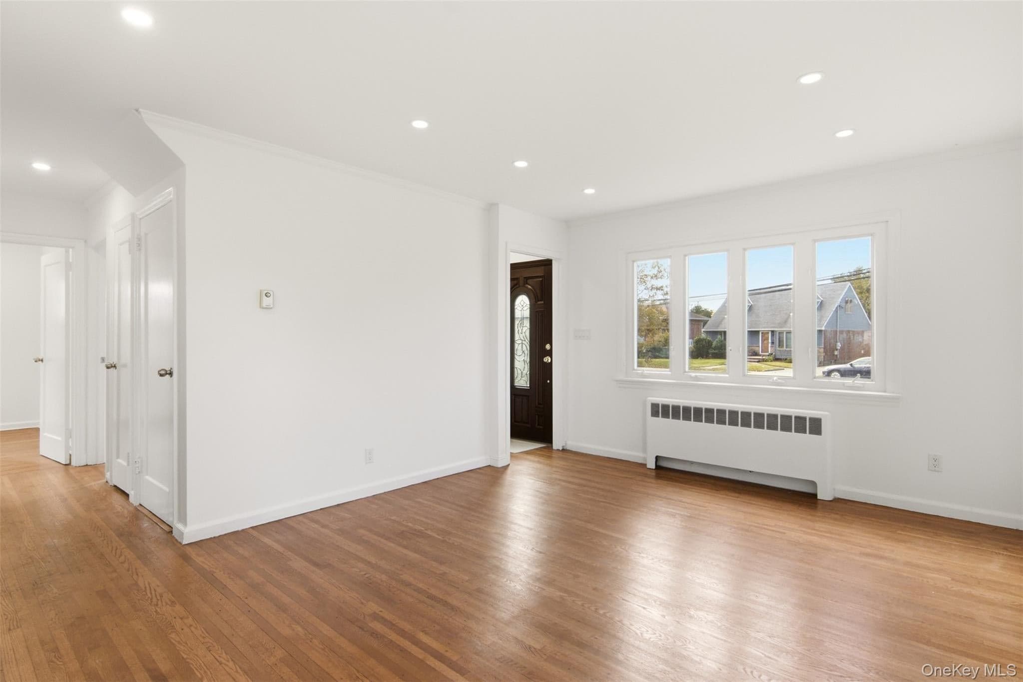 336 Herricks Road thumbnail 16