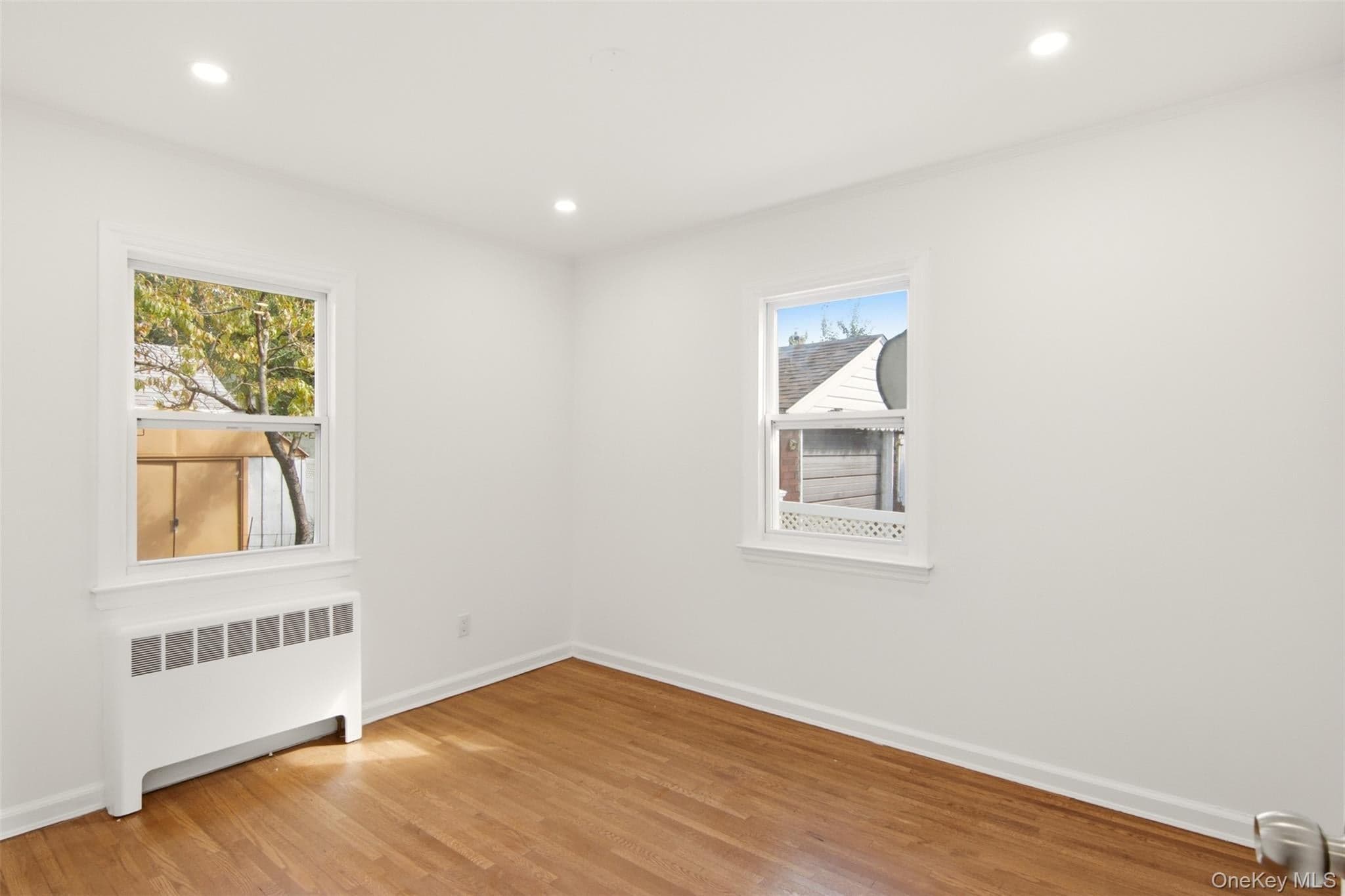 336 Herricks Road thumbnail 15