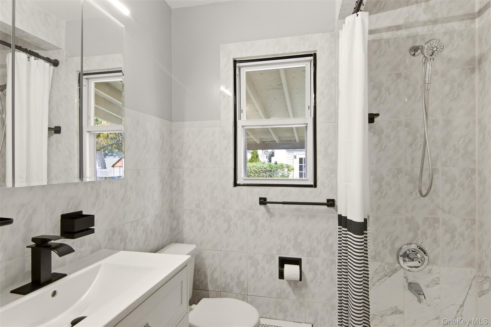 336 Herricks Road thumbnail 18