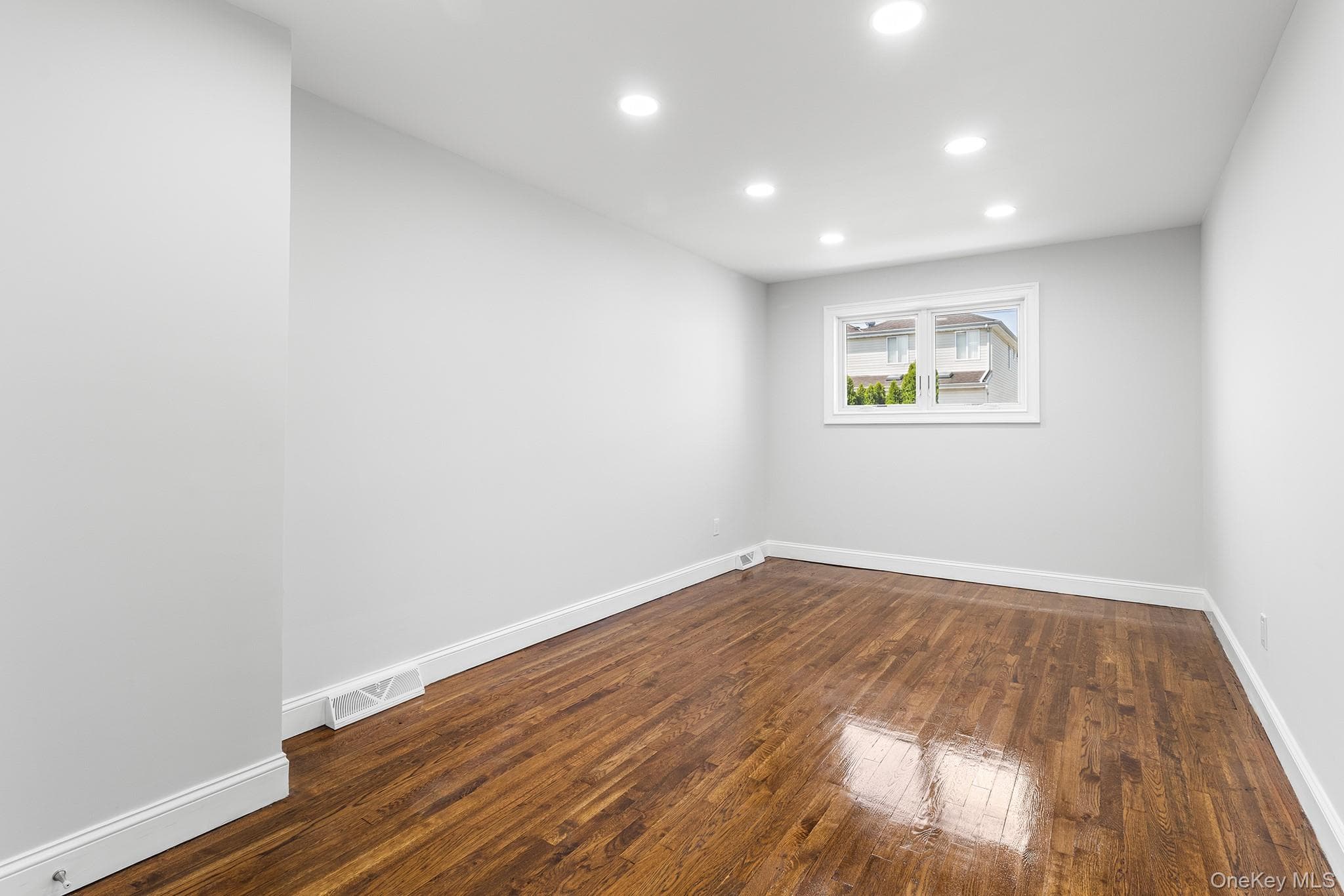 2378 E 70th Street thumbnail 5
