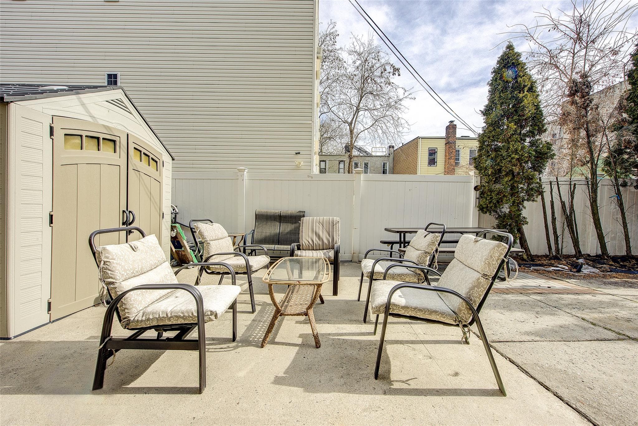 283 Montauk Avenue thumbnail 23