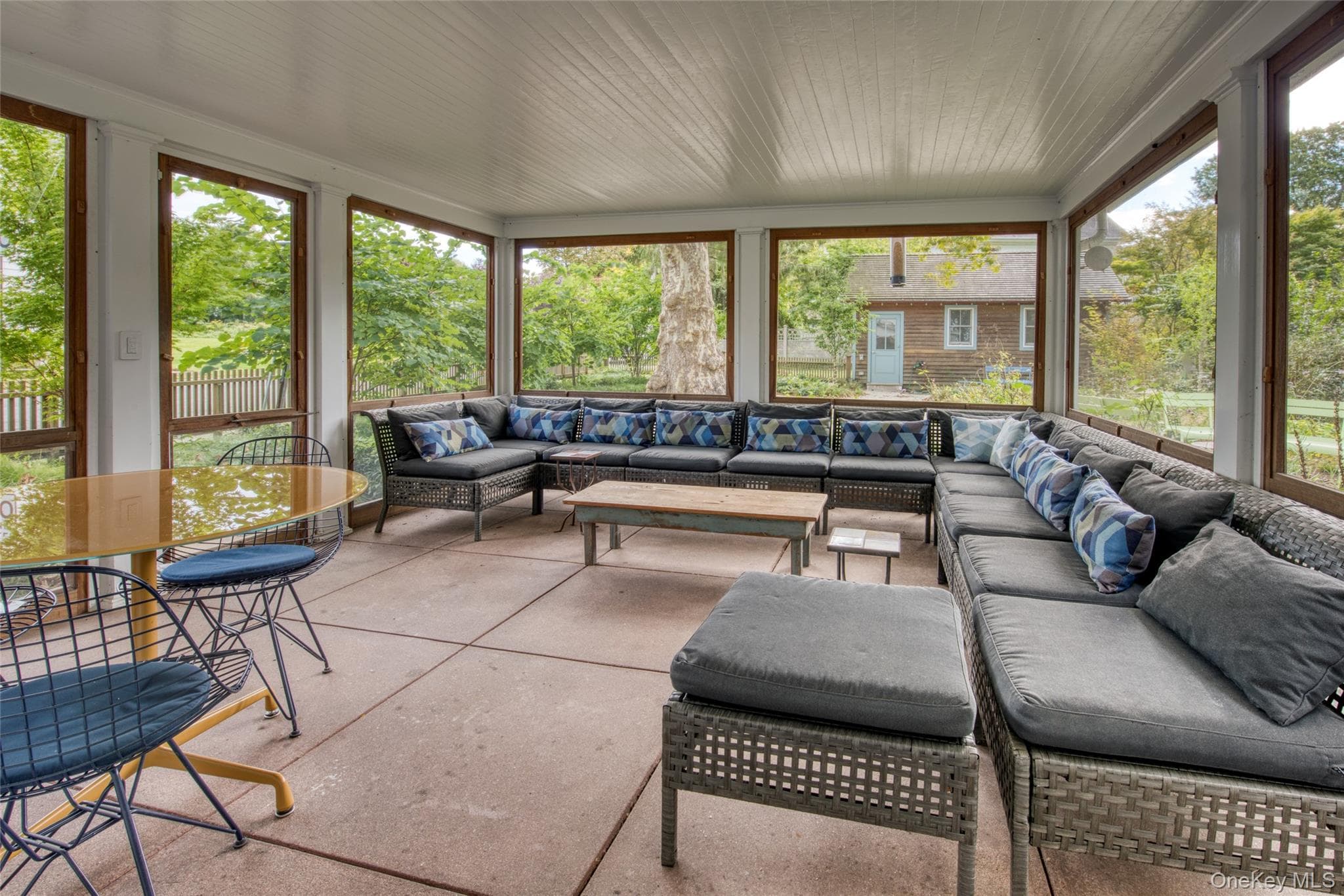 1405 Village Lane thumbnail 9