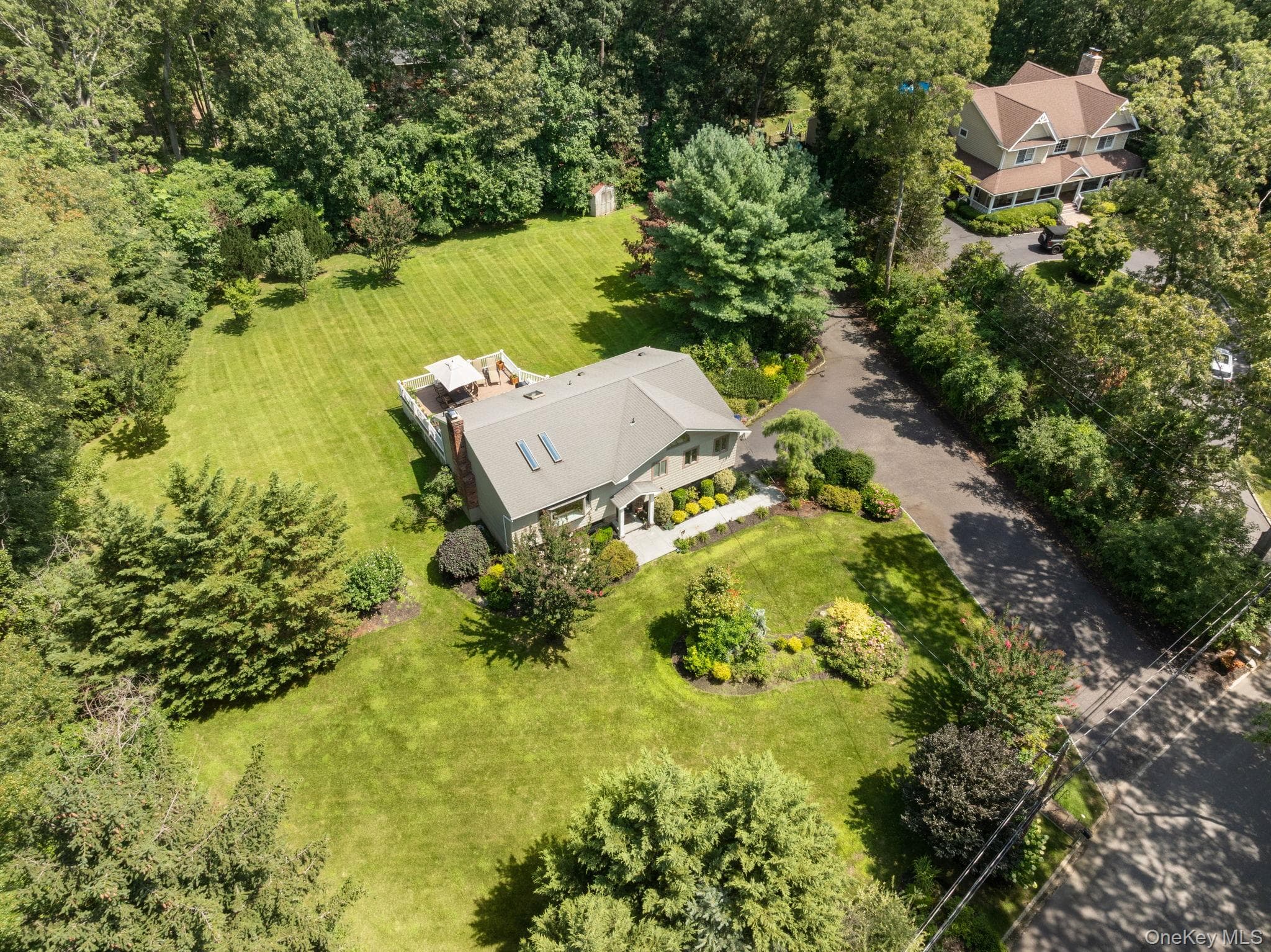 25 Brewster Avenue thumbnail 30