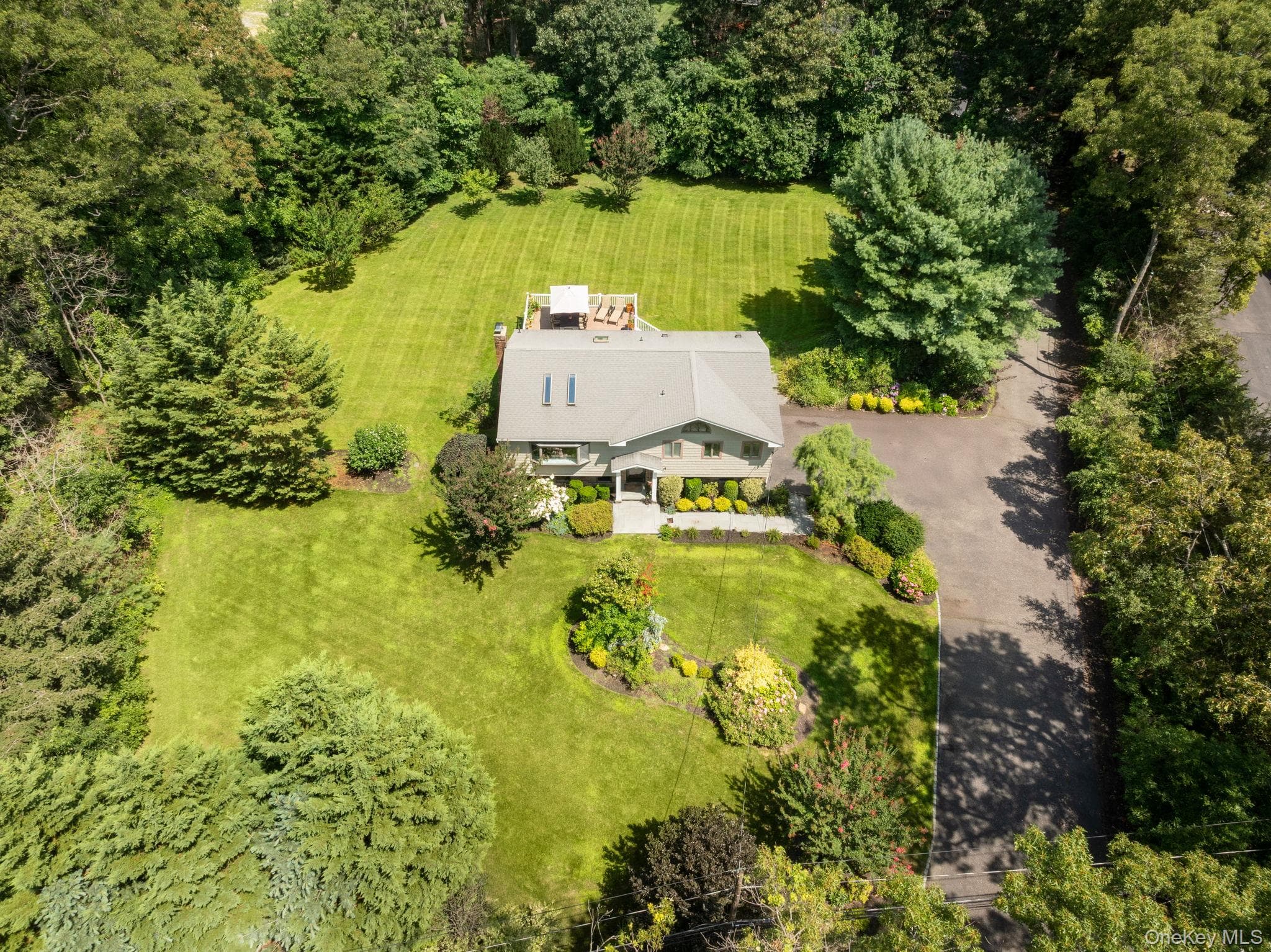 25 Brewster Avenue thumbnail 2