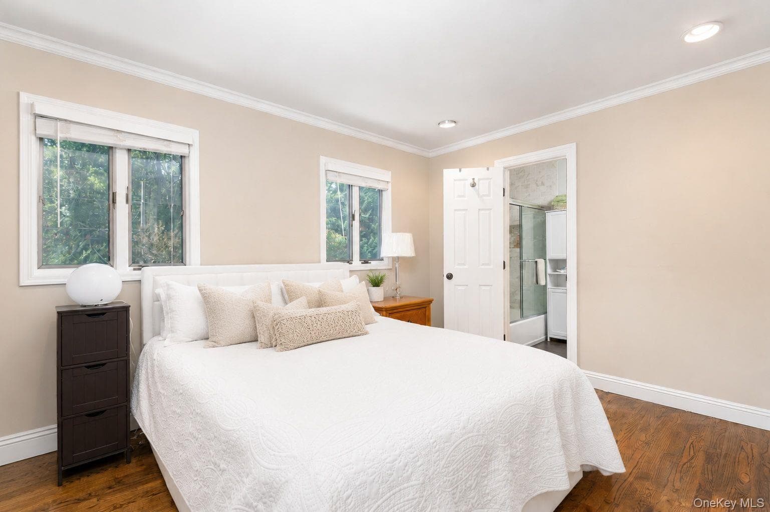 25 Brewster Avenue thumbnail 16