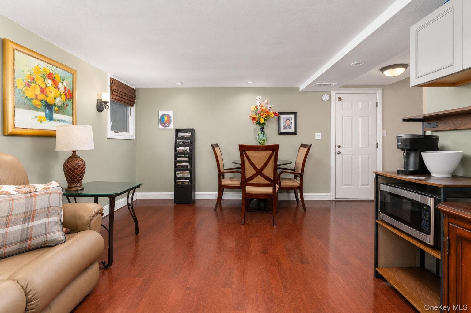 25 Brewster Avenue thumbnail 21