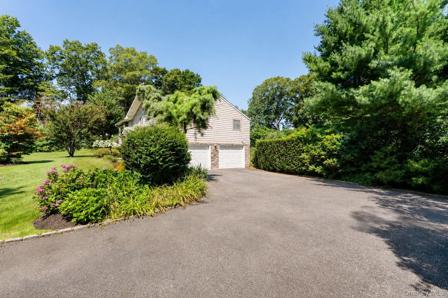 25 Brewster Avenue thumbnail 34