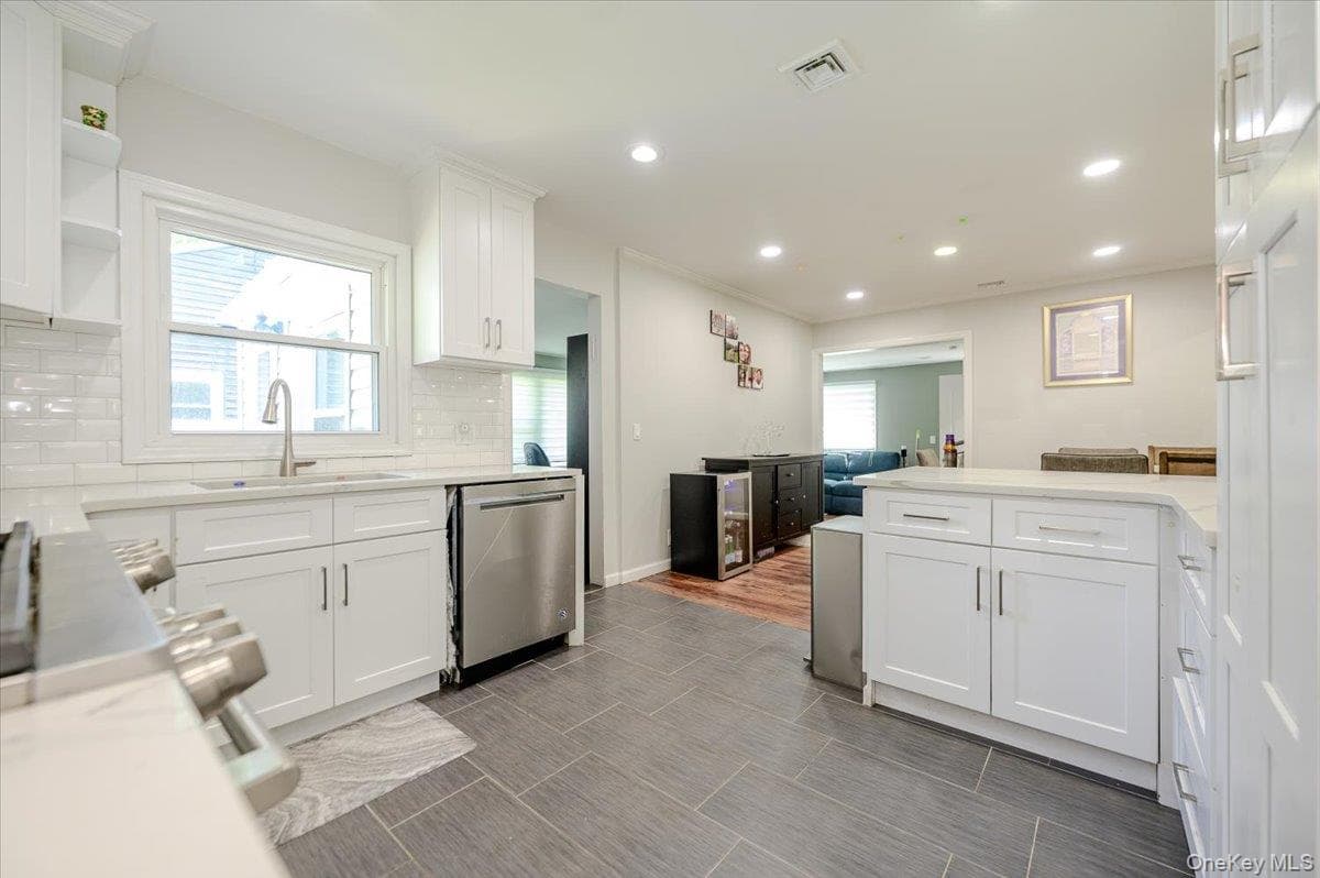 534 Allen Road thumbnail 10