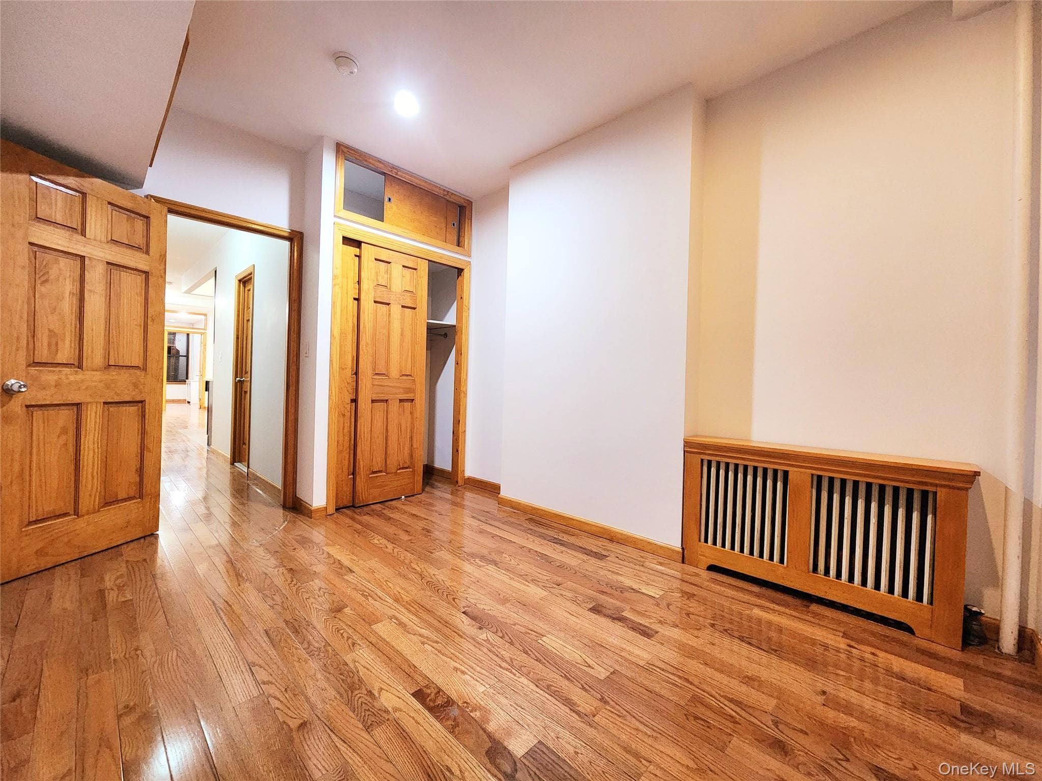 654 Seneca Avenue thumbnail 12