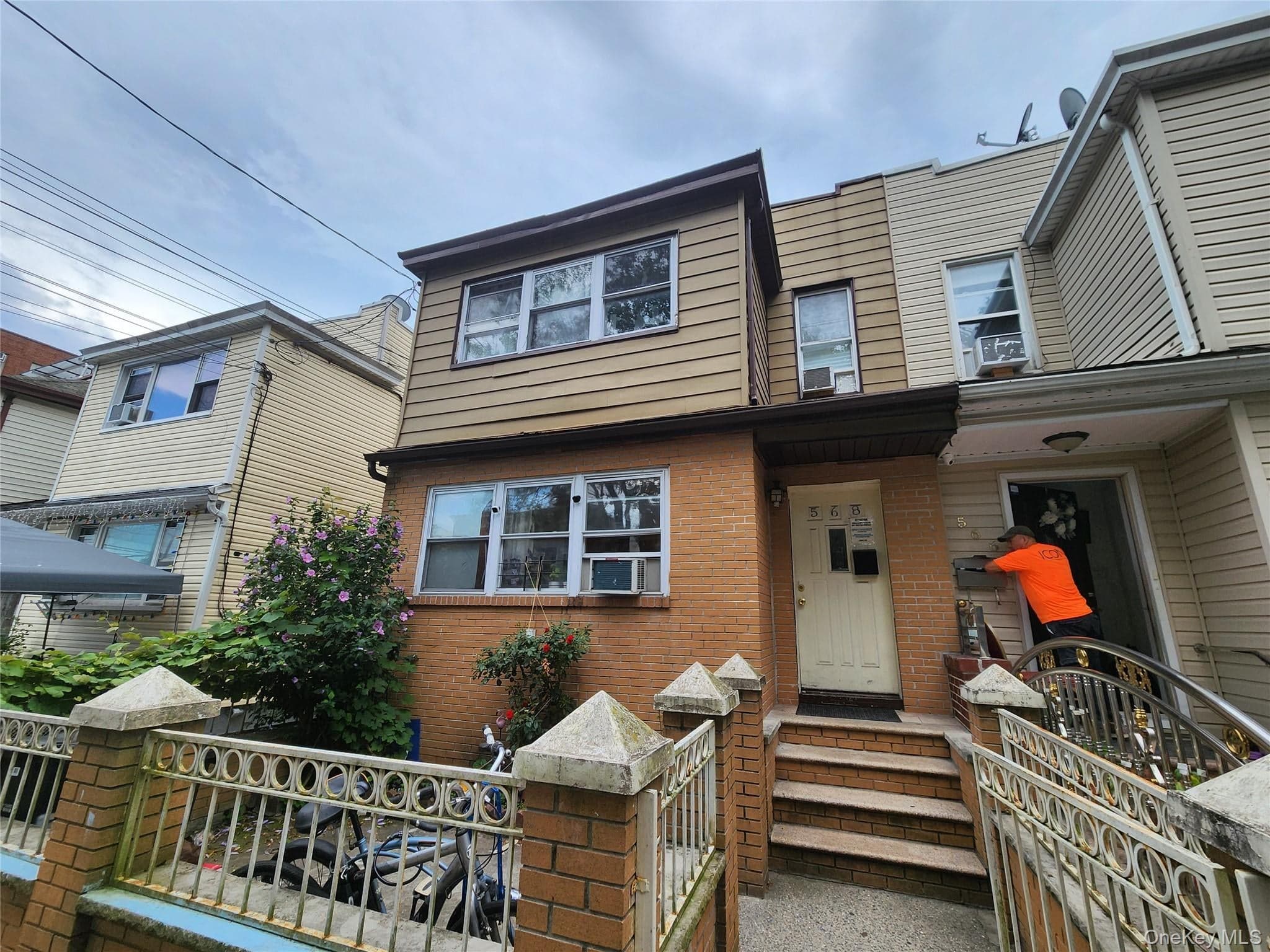 568 Drew Street, Brooklyn