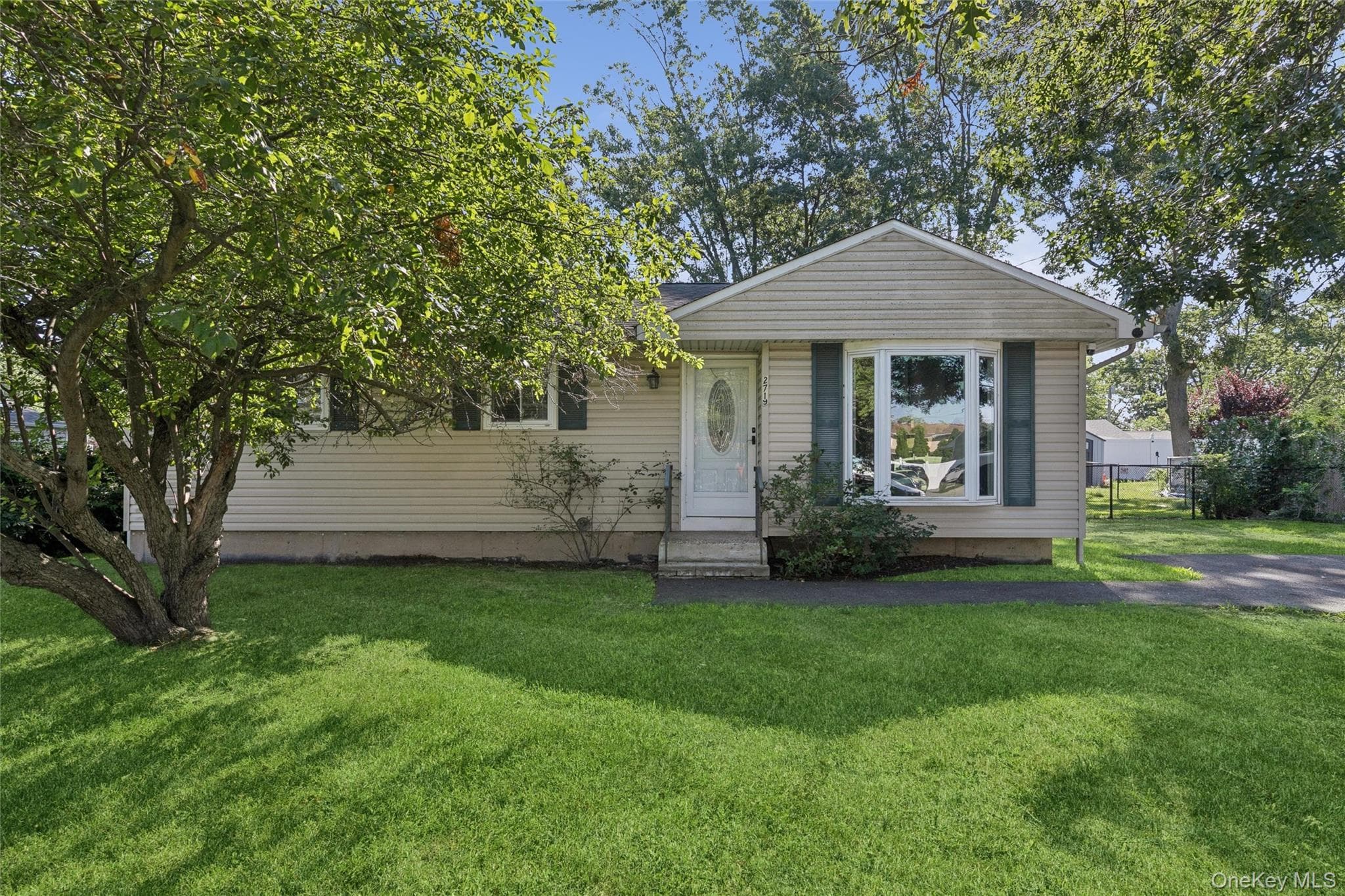 2719 Connecticut Avenue, Medford
