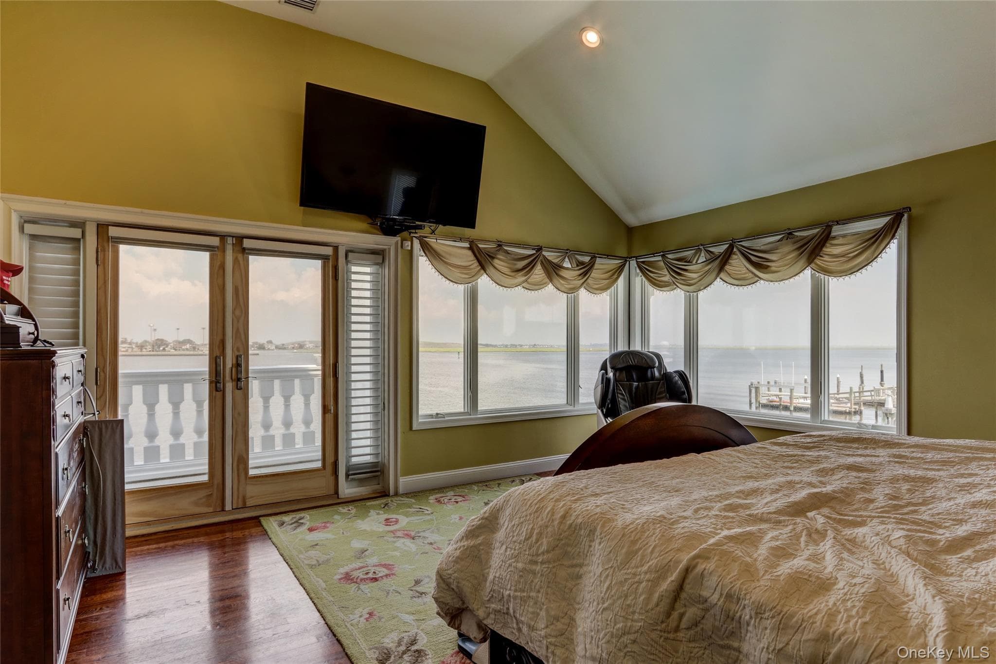 609 E Bay Drive thumbnail 13