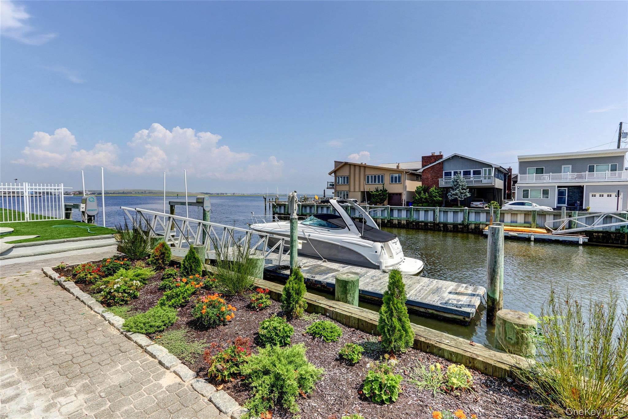 609 E Bay Drive thumbnail 4