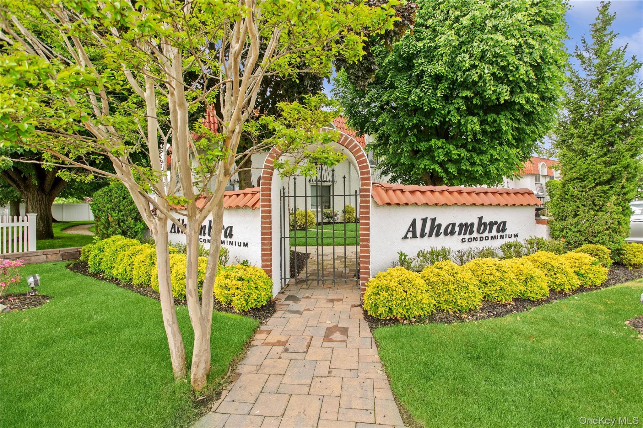 82 Alhambra Drive thumbnail 26