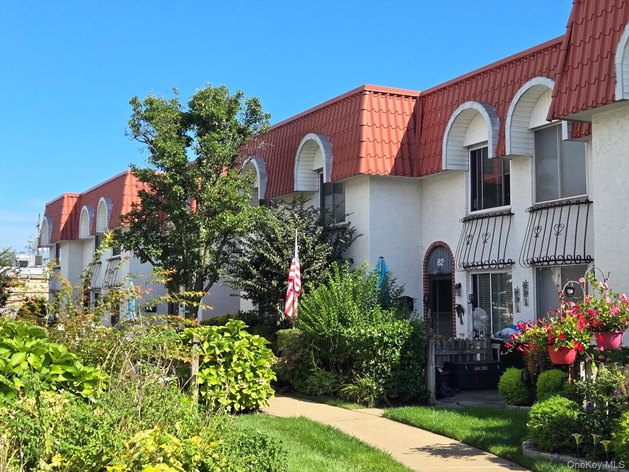 82 Alhambra Drive thumbnail 17