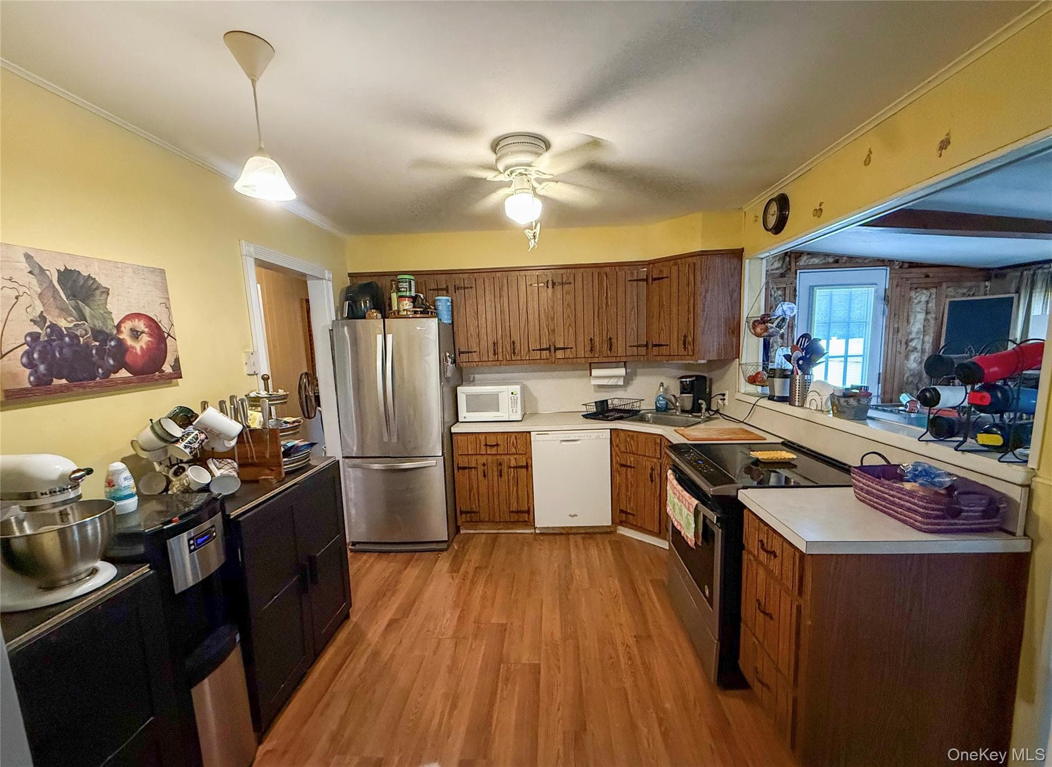 685 Seabury Avenue thumbnail 8